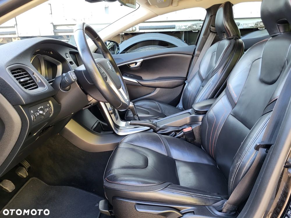 Volvo V40 D2 Drive-E Ocean Race - 17
