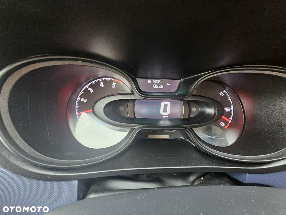 Opel Vivaro - 8