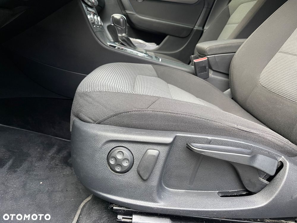 Volkswagen Passat 2.0 TDI DSG Comfortline - 14