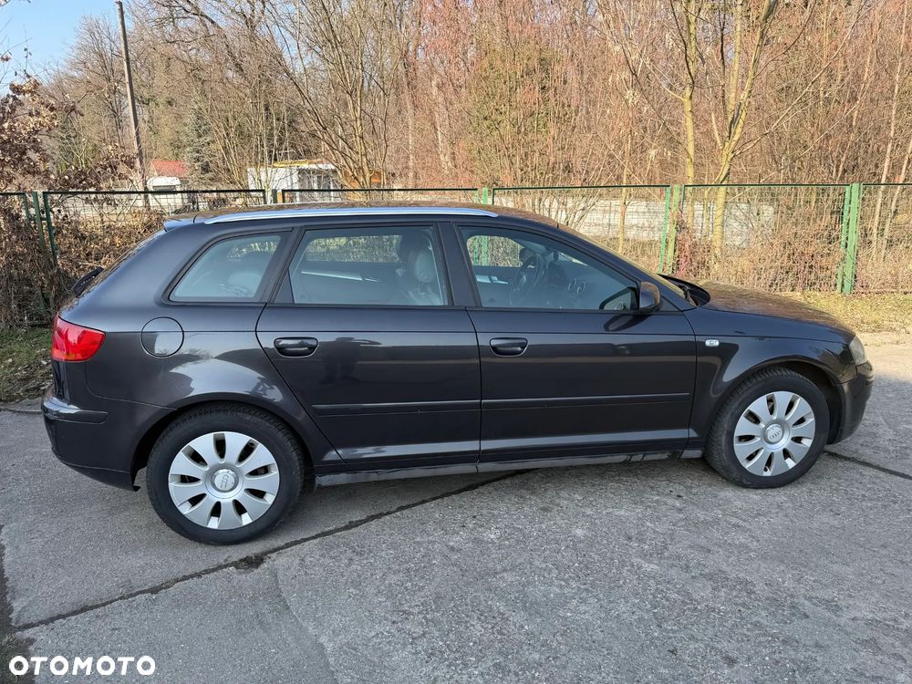 Audi A3 Sportback 2.0 TDI Ambiente - 6