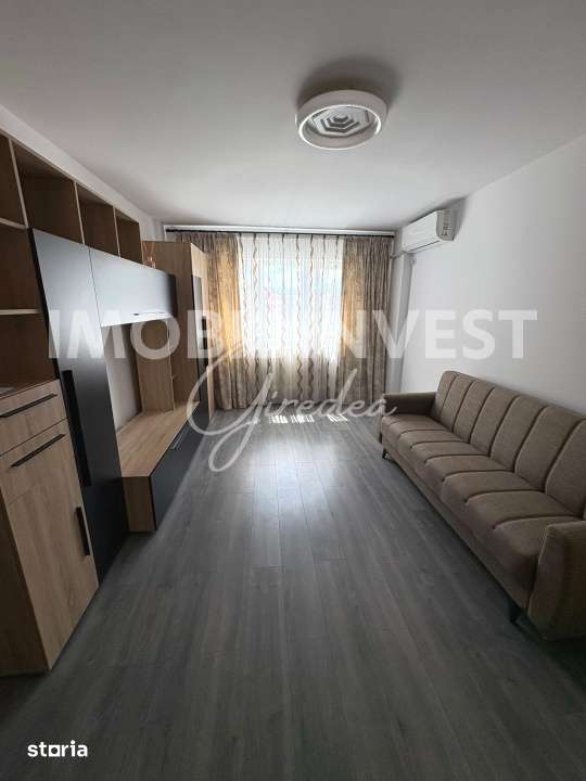 Apartament complet renovat, 3 camere, 2 locuri de parcare | Cetate — fotografia 2