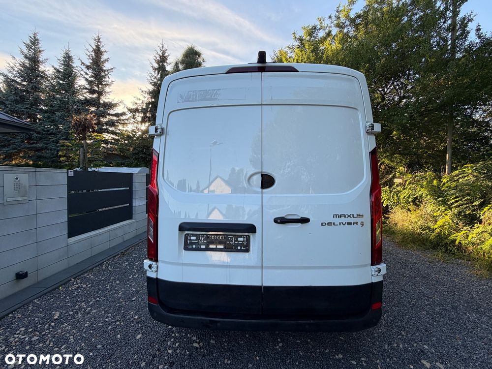 Maxus DELIVER 9  2,0 - 8