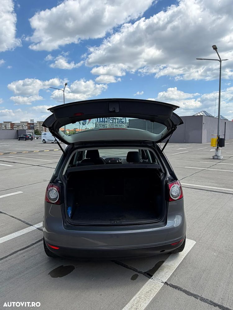 Volkswagen Golf - 11
