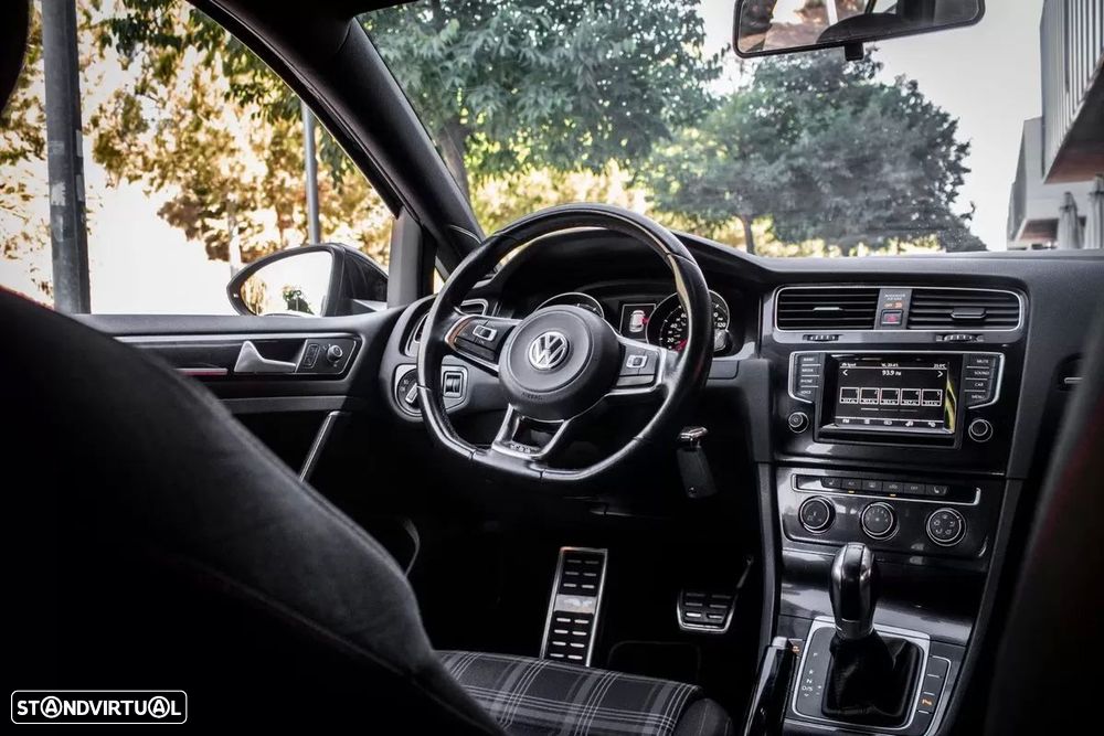 VW Golf 2.0 TSi GTi DSG - 35