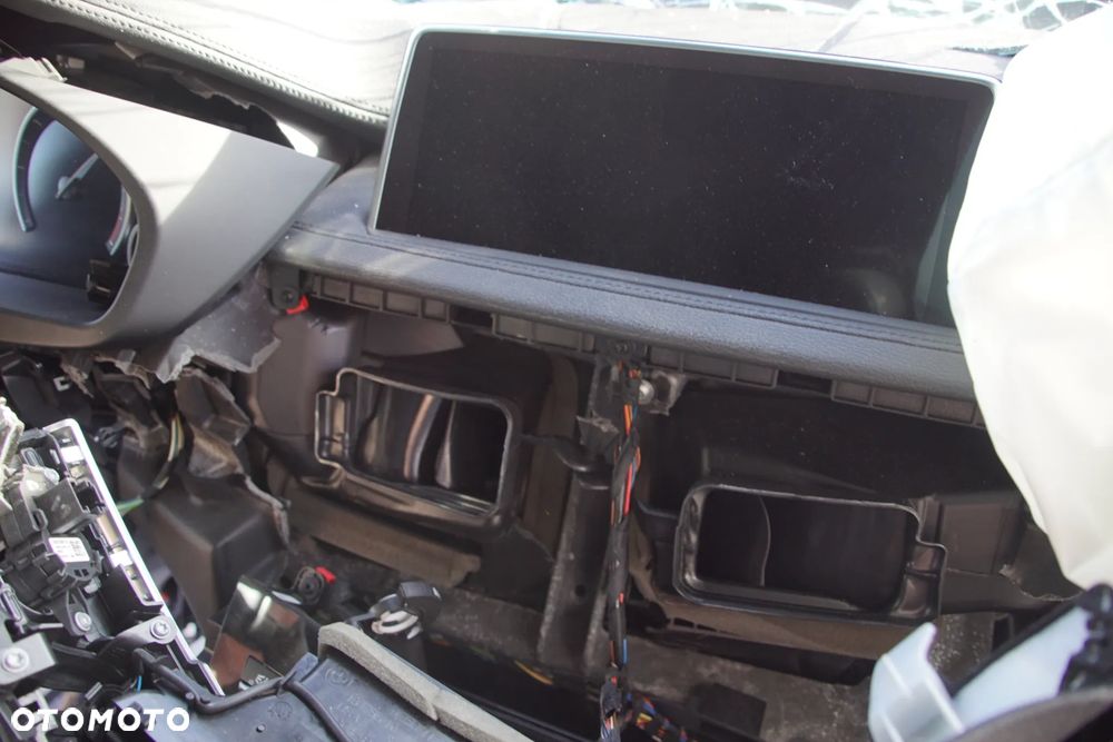 Auto na części - BMW X6 F16 3.0 D 258 KM N57D30 GA8HP75Z 416 2015R Silnik Skrzynia Drzwi Błotnik Zderzak Klapa Lampa Klamka Szyba Lusterko Deska Kokpit Sterownik Moduł Czujnik Licznik Wyświetlacz Panel Kierownica - 14