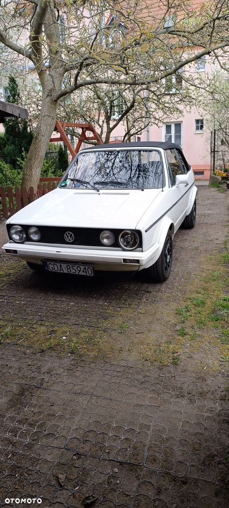 Volkswagen Golf - 1