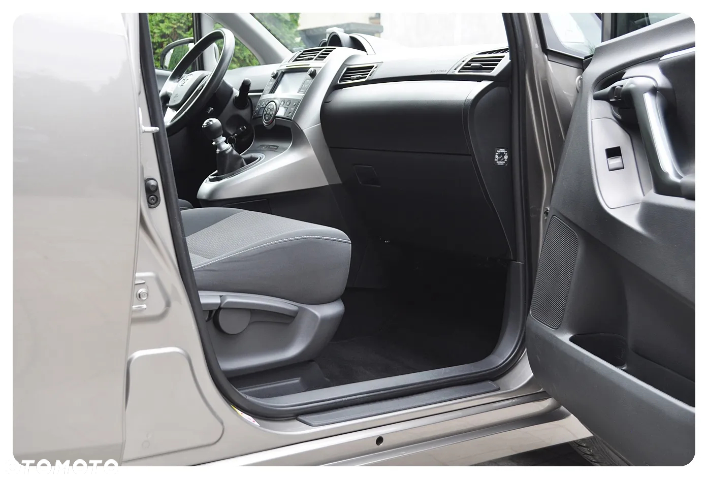 Toyota Verso 1.8 5-Sitzer Skyview Edition - 13