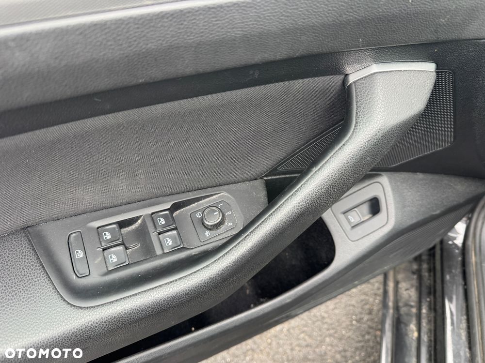Volkswagen Passat 1.5 TSI OPF DSG Business - 15
