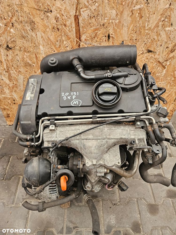 Silnik kompletny BKP 2.0 TDI 140KM VW Passat B6 Audi A3 8P Skoda Octavia II Wtryskiwacze - 1