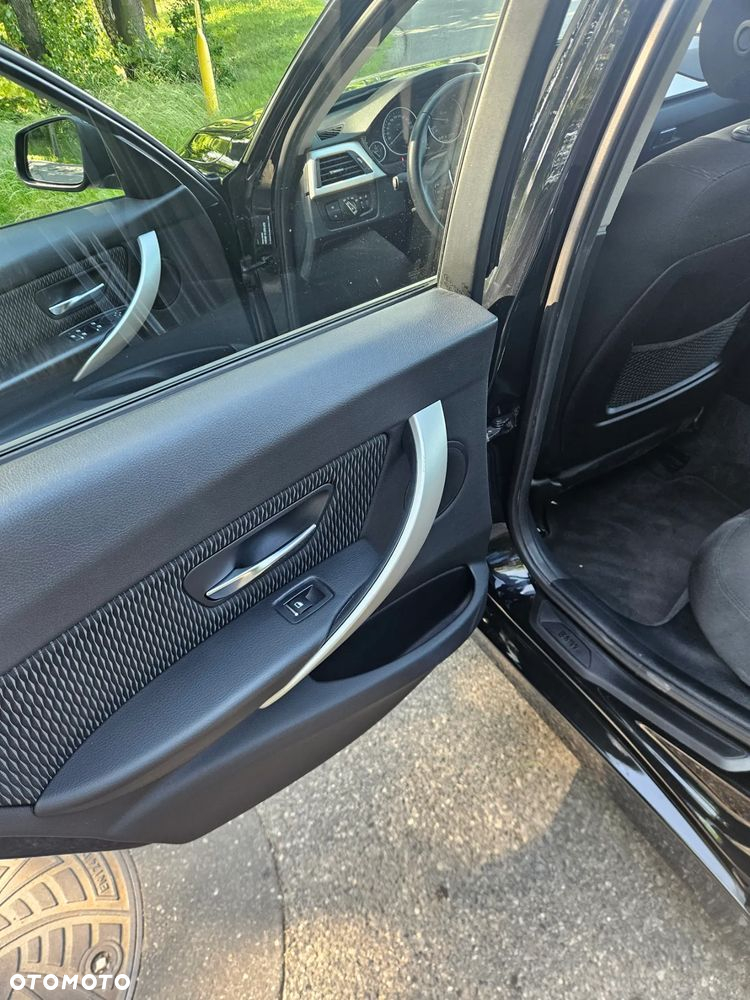 BMW Seria 3 320d Efficient Dynamics - 15