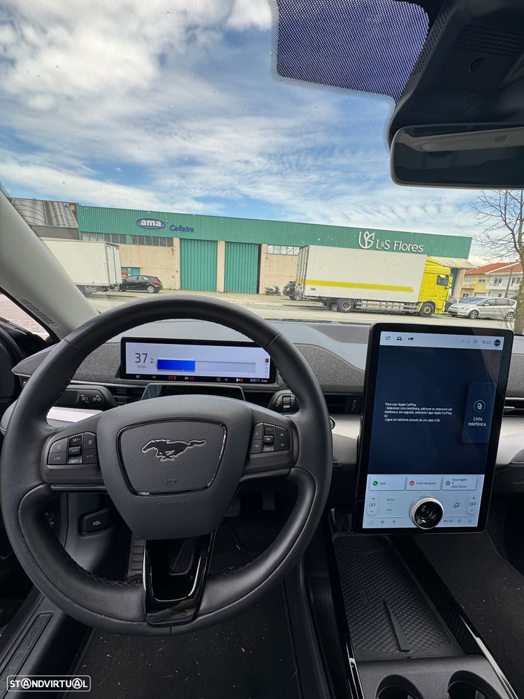 Ford Mustang Mach-E - 12