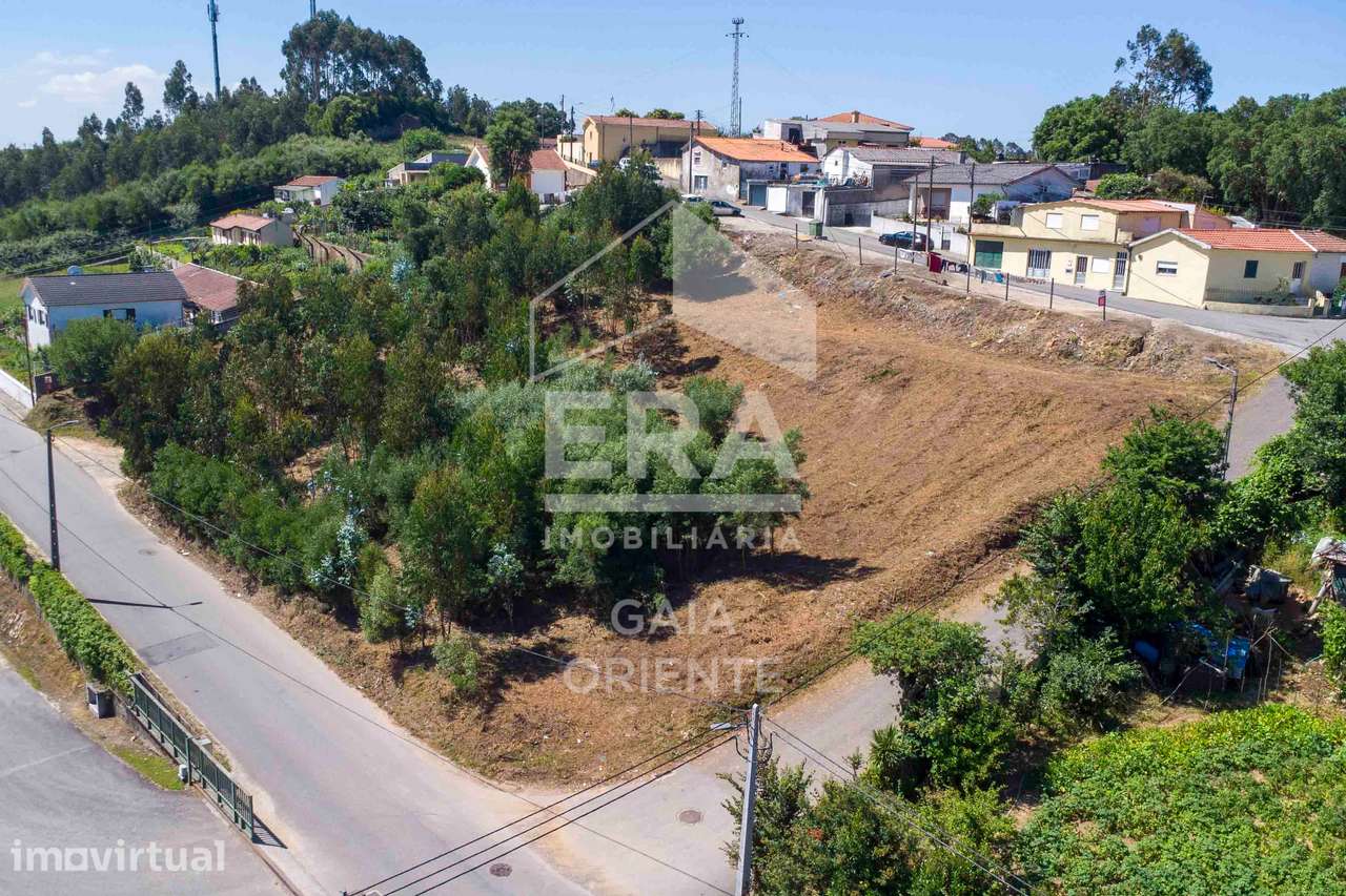 Terreno urbano com 1.883 m² em Pedroso - Grande imagem: 3/8