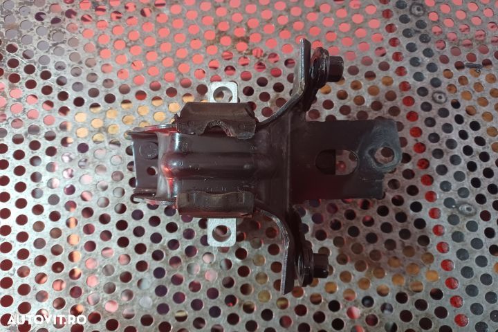 Suport motor stanga 6Q0199556 Skoda Fabia 5J  [din 2007 pana  2010] seria Hatchback 1.2 MT (70 hp) - 1