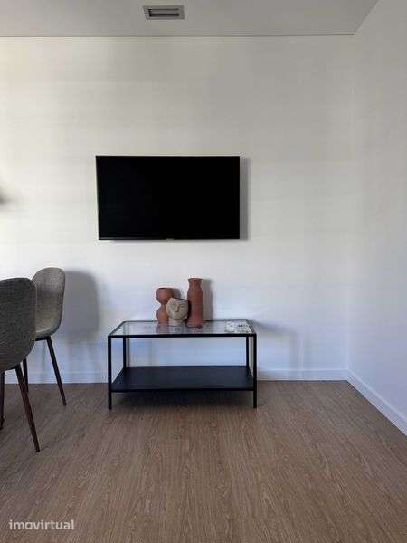 Arrenda-se apartamento junto a Quinta do Covelo. Despesas incluidas - Grande imagem: 2/12