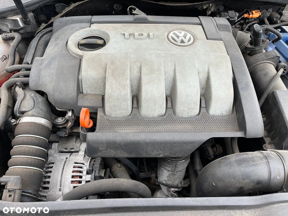 Volkswagen Golf - 24