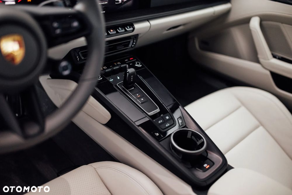 Porsche 911 Carrera GTS - 21