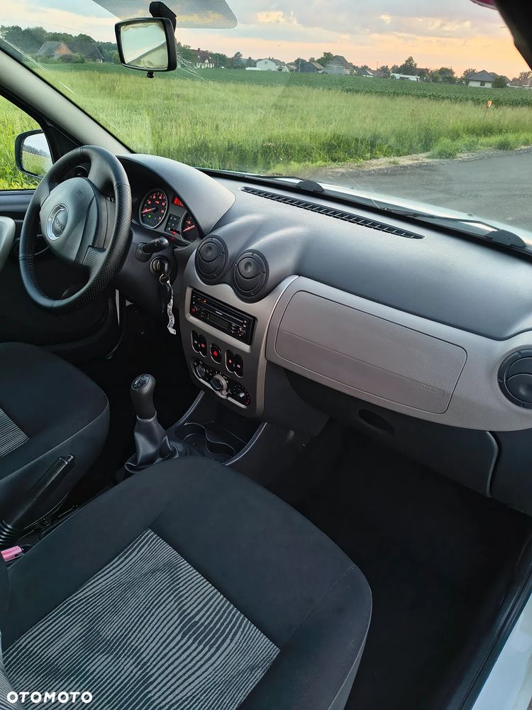 Dacia Sandero 1.2 16V Laureate - 13