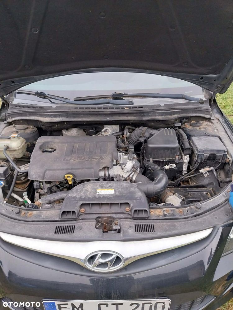 Hyundai i30 i30cw 1.6 CRDi FIFA WM Edition - 2