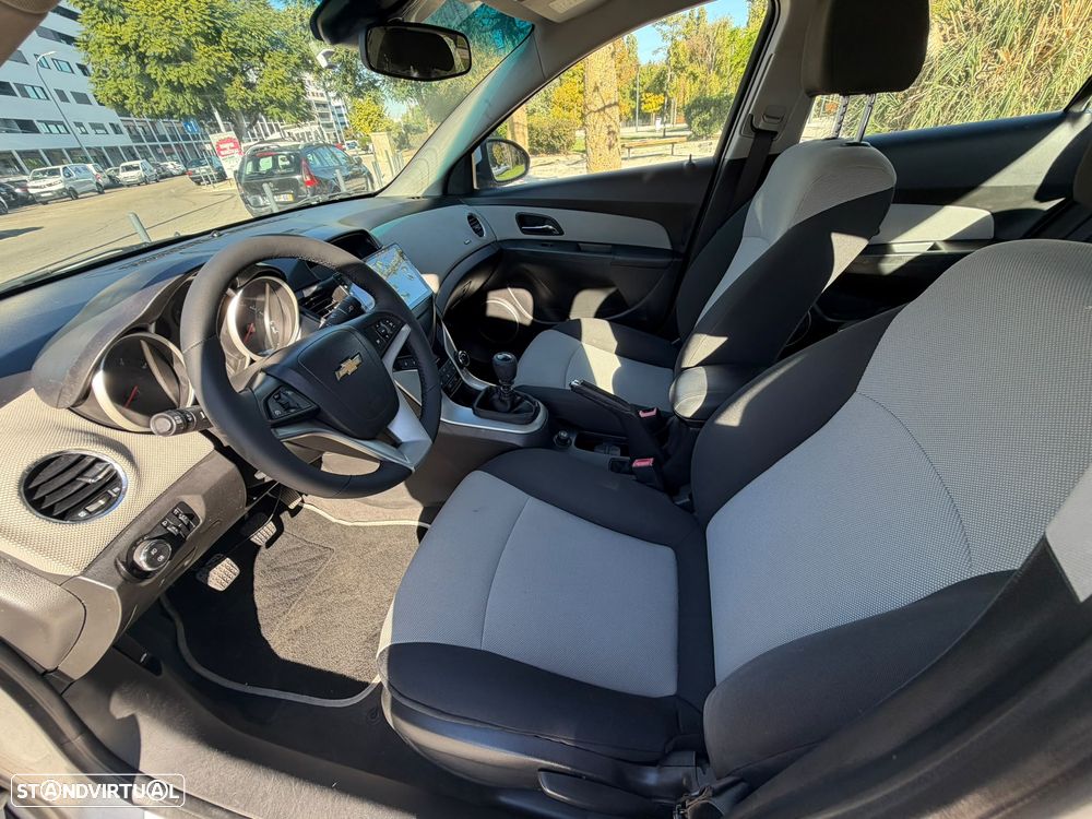 Chevrolet Cruze 1.6 LT - 28