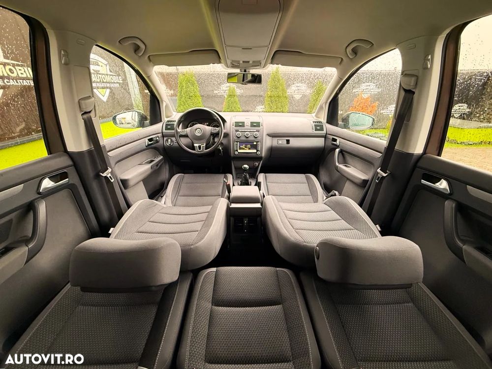 Volkswagen Touran 1.6 TDI DPF BlueMotion Technology Highline - 24