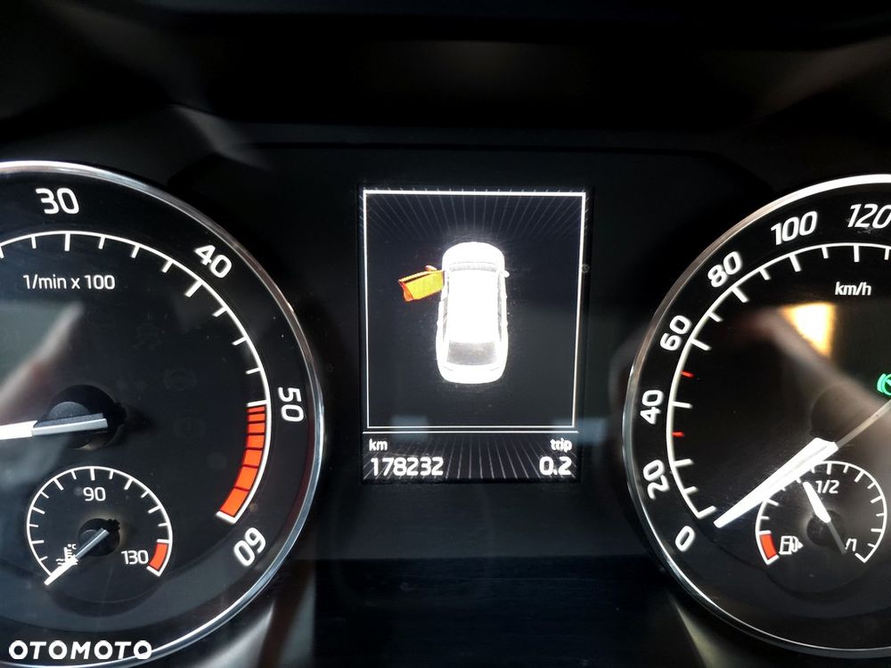 Skoda Superb 2.0 TDI Style DSG - 21