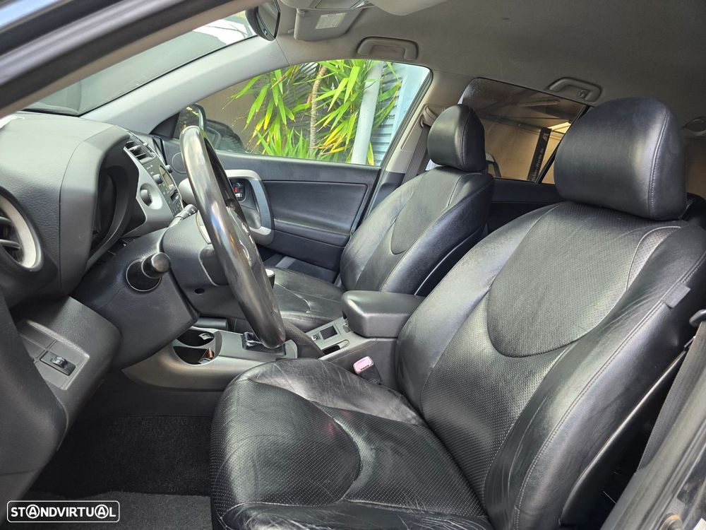 Toyota RAV4 2.2 D-4D X - 3