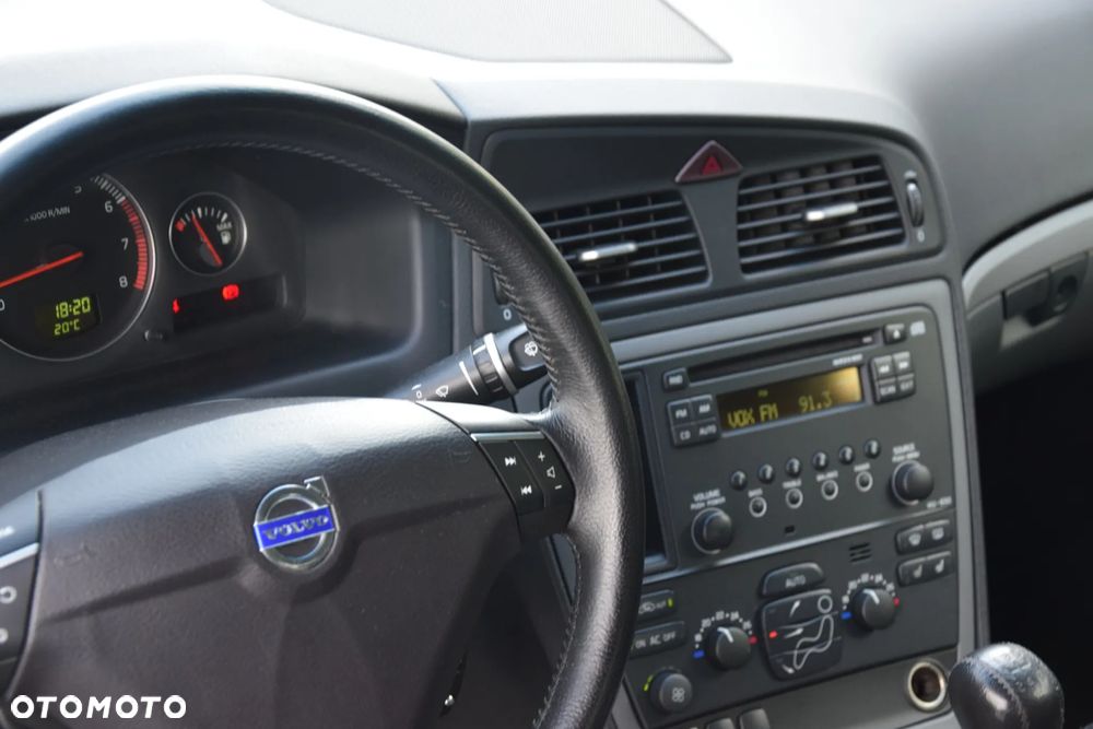 Volvo S60 2.5 T Kinetic - 25