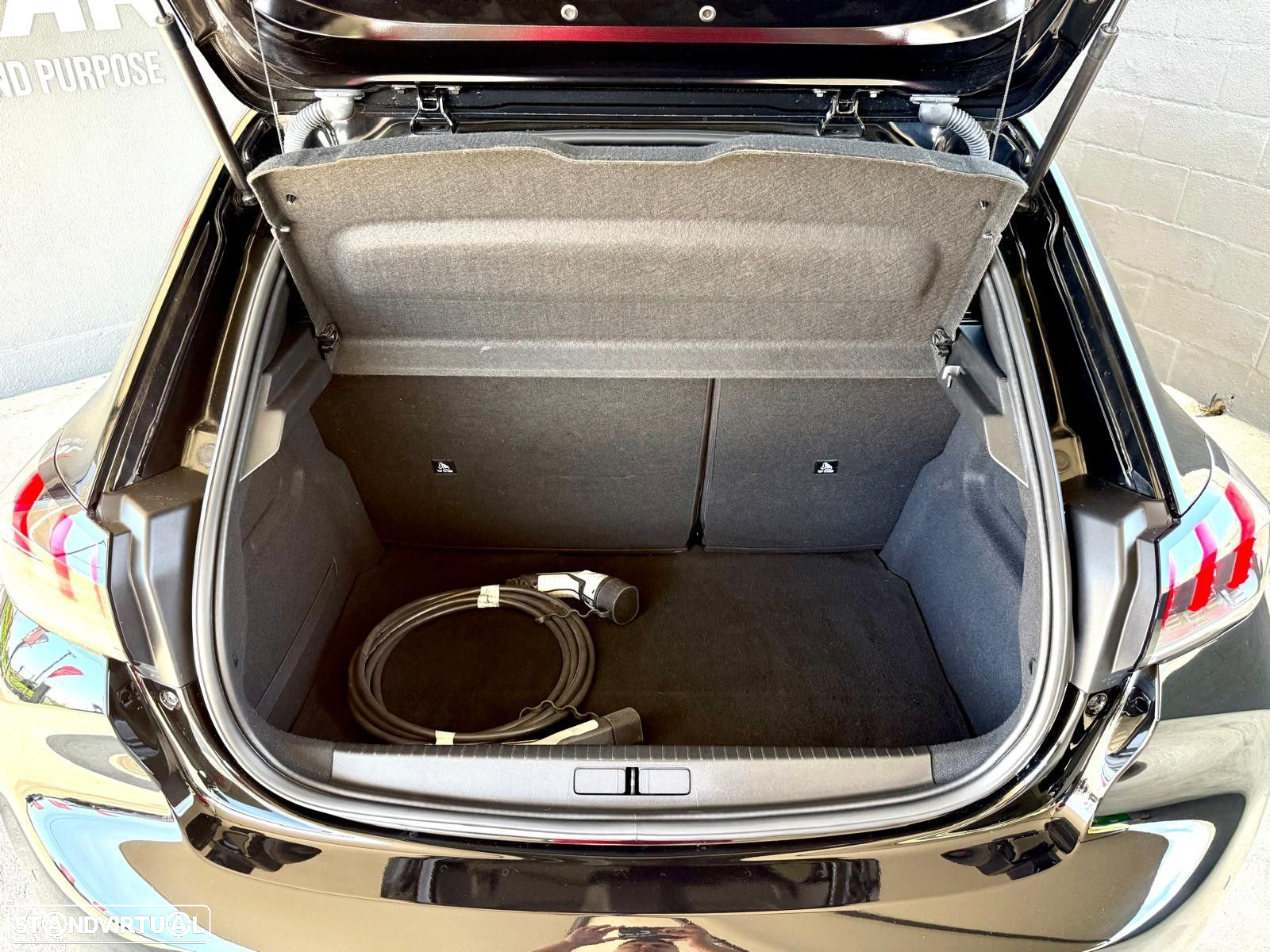 Peugeot e-208 50 kWh GT - 10