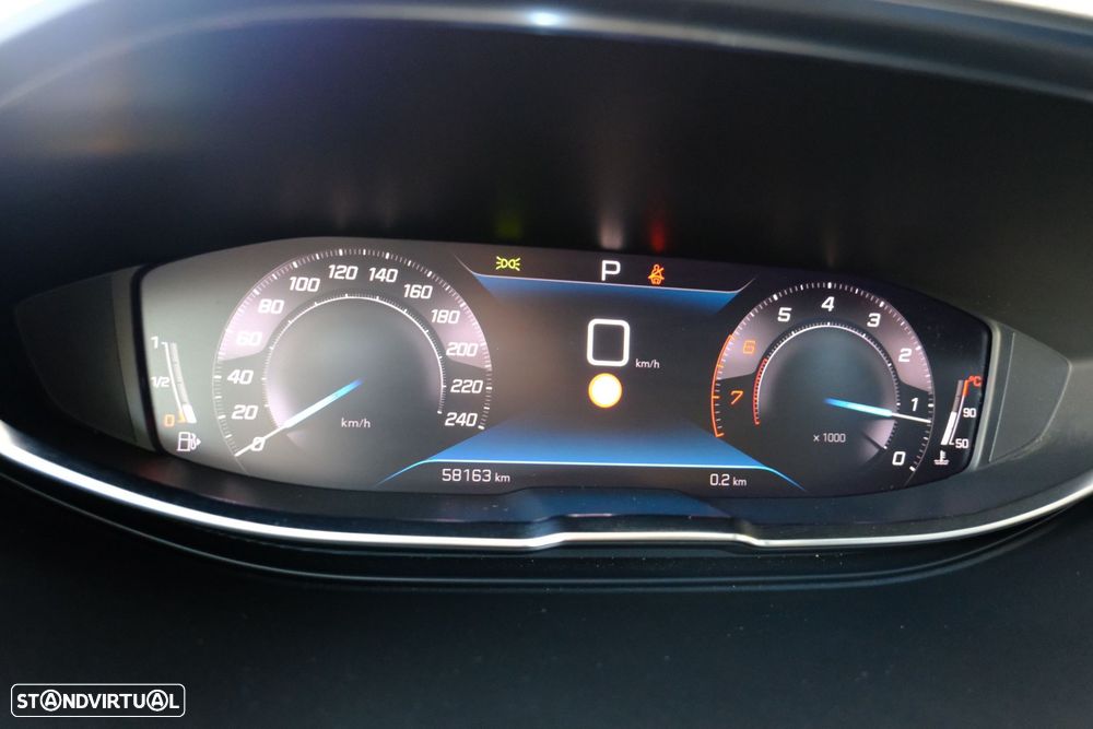 Peugeot 5008 1.2 PureTech Allure EAT8 - 26