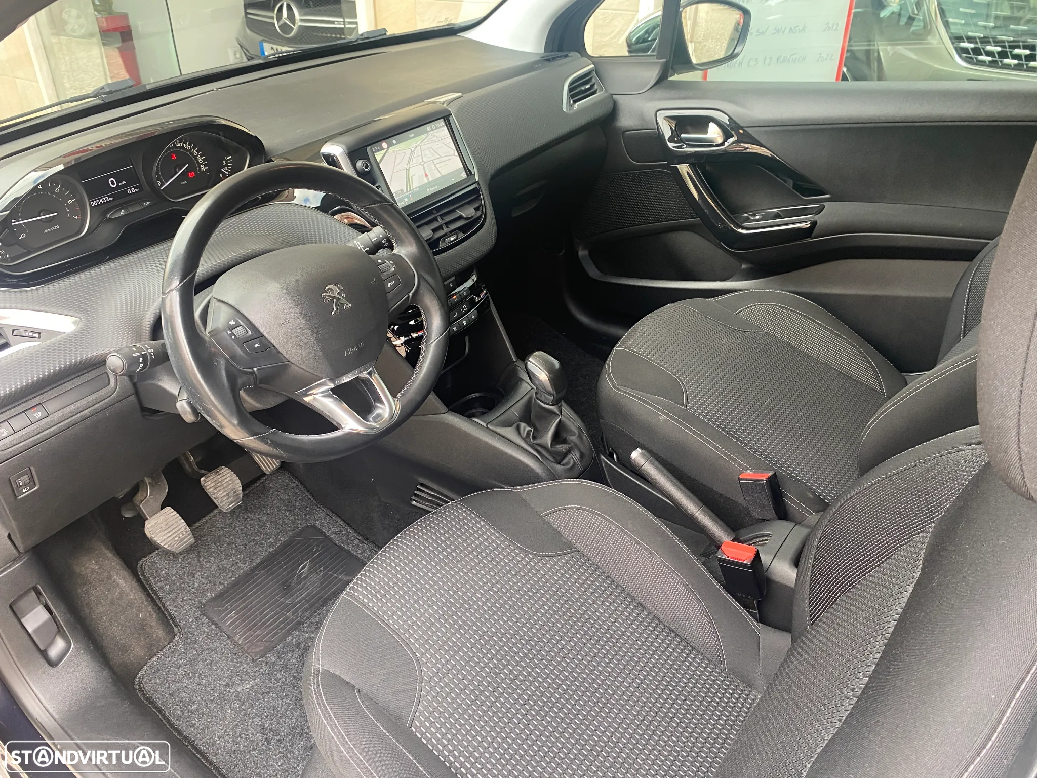 Peugeot 208 1.2 PureTech GT Line - 33