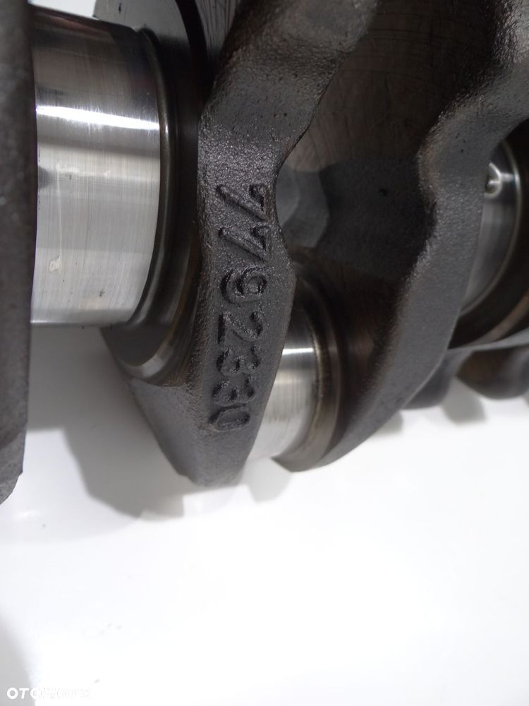 WAŁ KORBOWY BMW E60 3.0 D OE 7792330 - 5