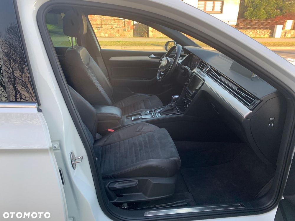 Volkswagen Passat - 32