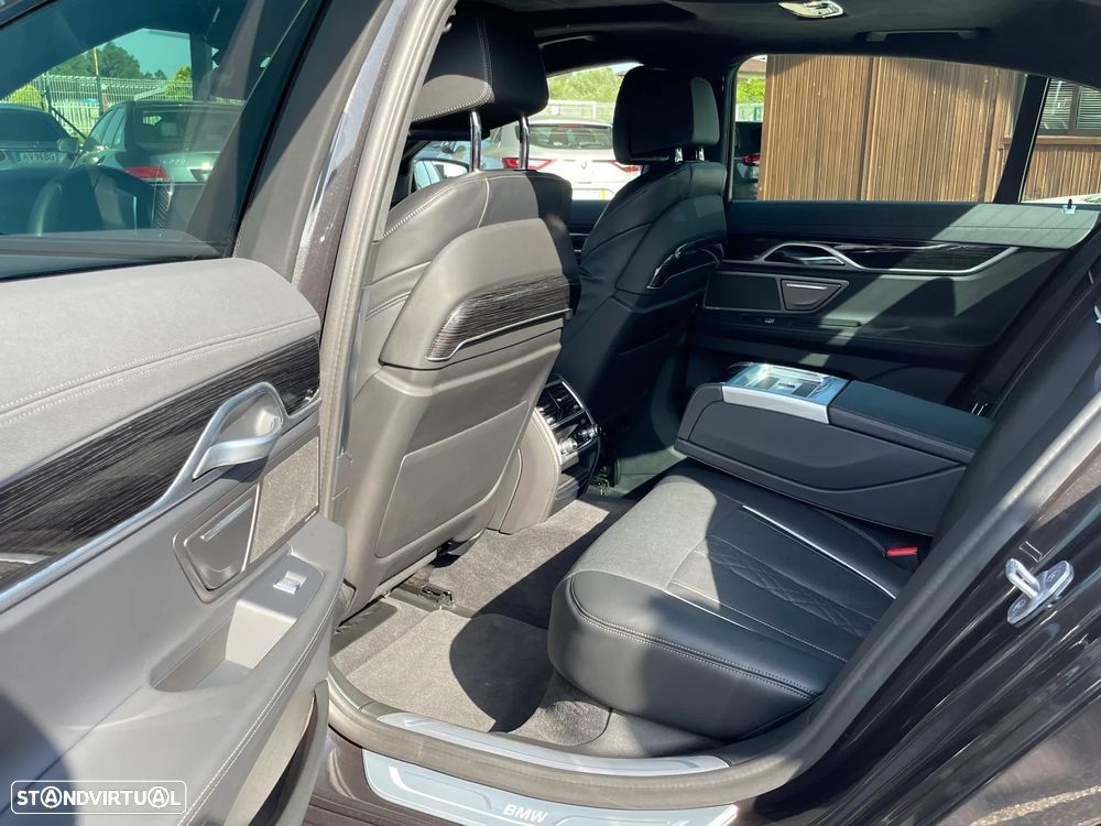 BMW 740 d xDrive - 15
