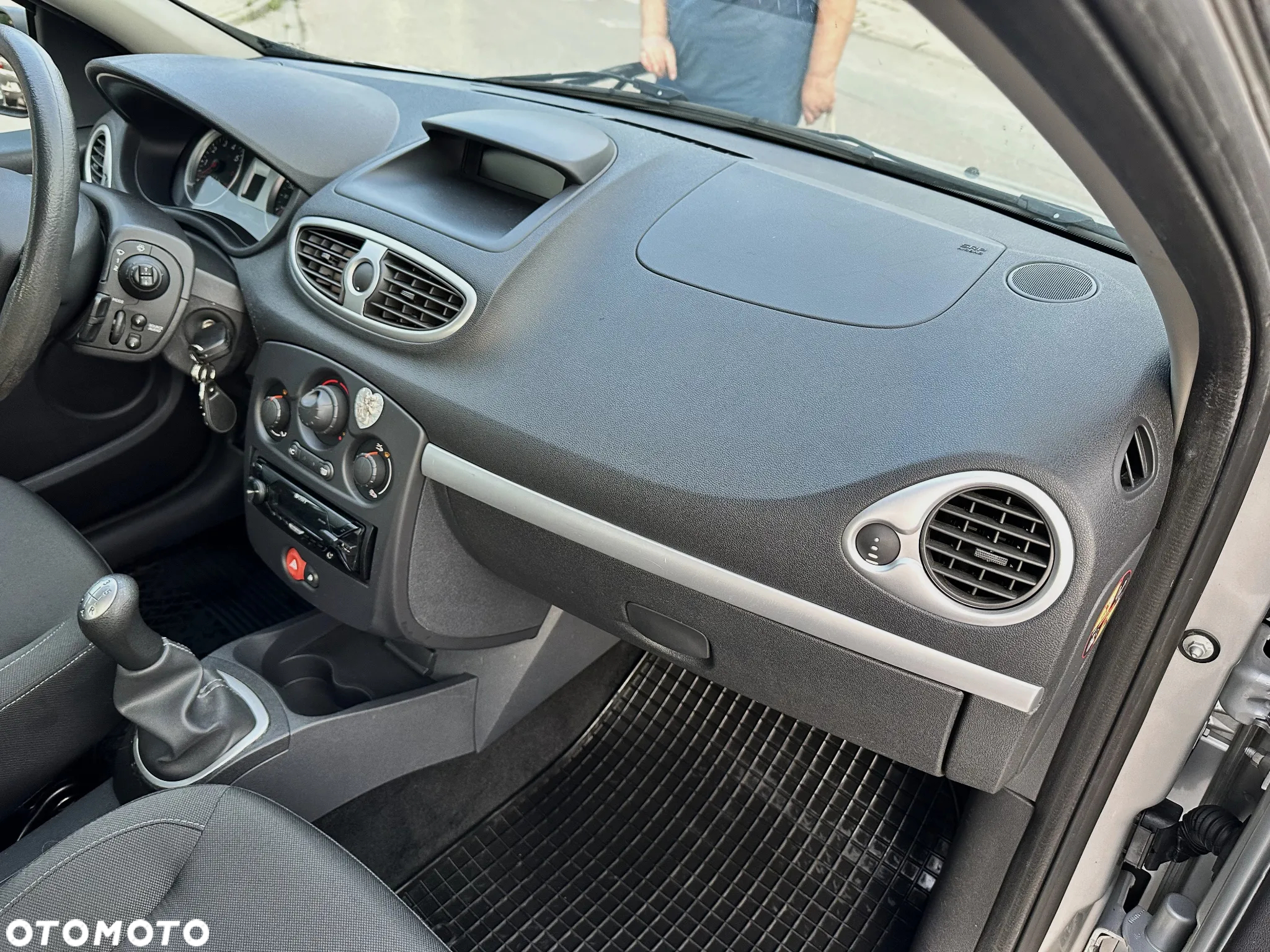 Renault Clio 1.2 16V Alize - 16