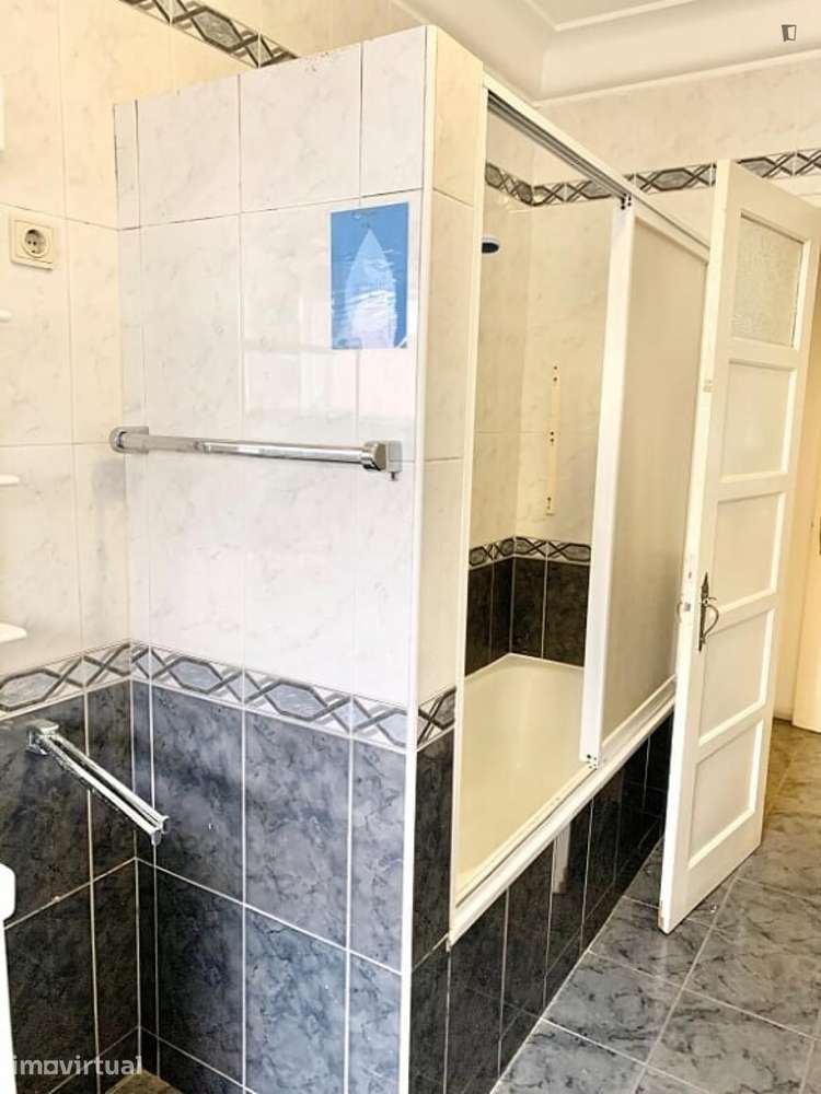Quarto - localizado em Arroios Lisbon - Grande imagem: 4/18