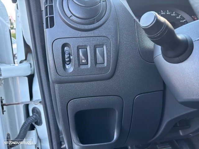 Renault Master 2.3 dCi L1H1 3.3T SS - 16