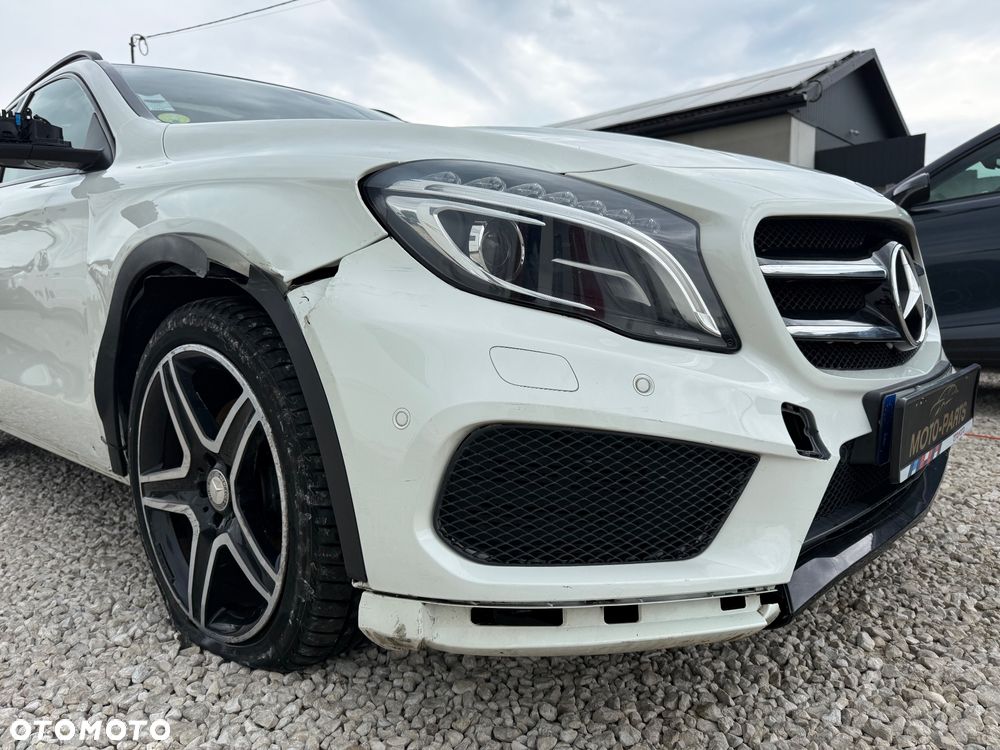 Mercedes-Benz GLA - 25