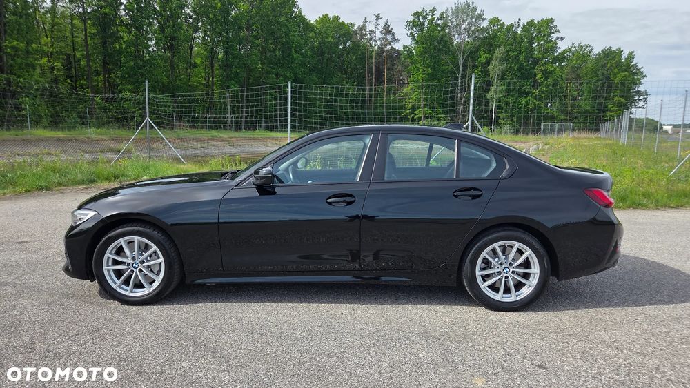 BMW Seria 3 330i - 9