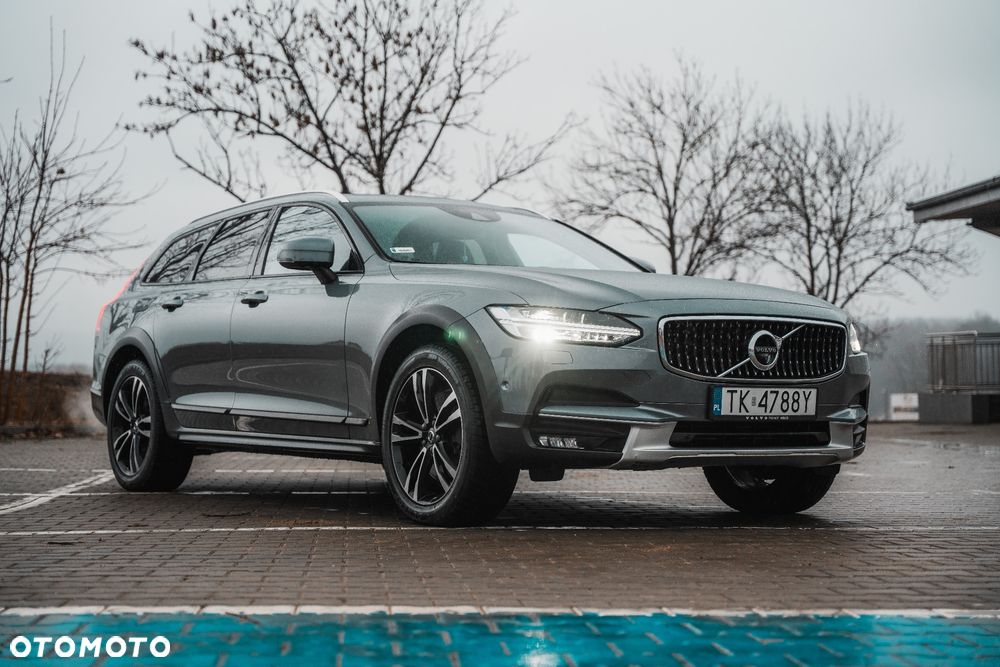Volvo V90 D5 SCR AWD Momentum Pro - 3