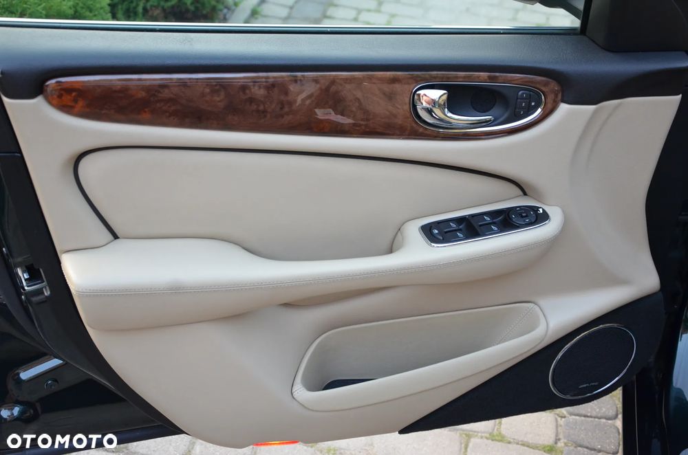 Jaguar XJ XJ6 2.7 Twin Turbo Executive Last Edition - 17