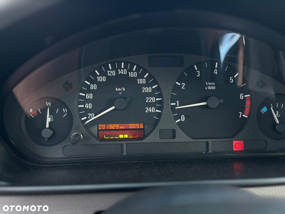 BMW Seria 3 316i - 14