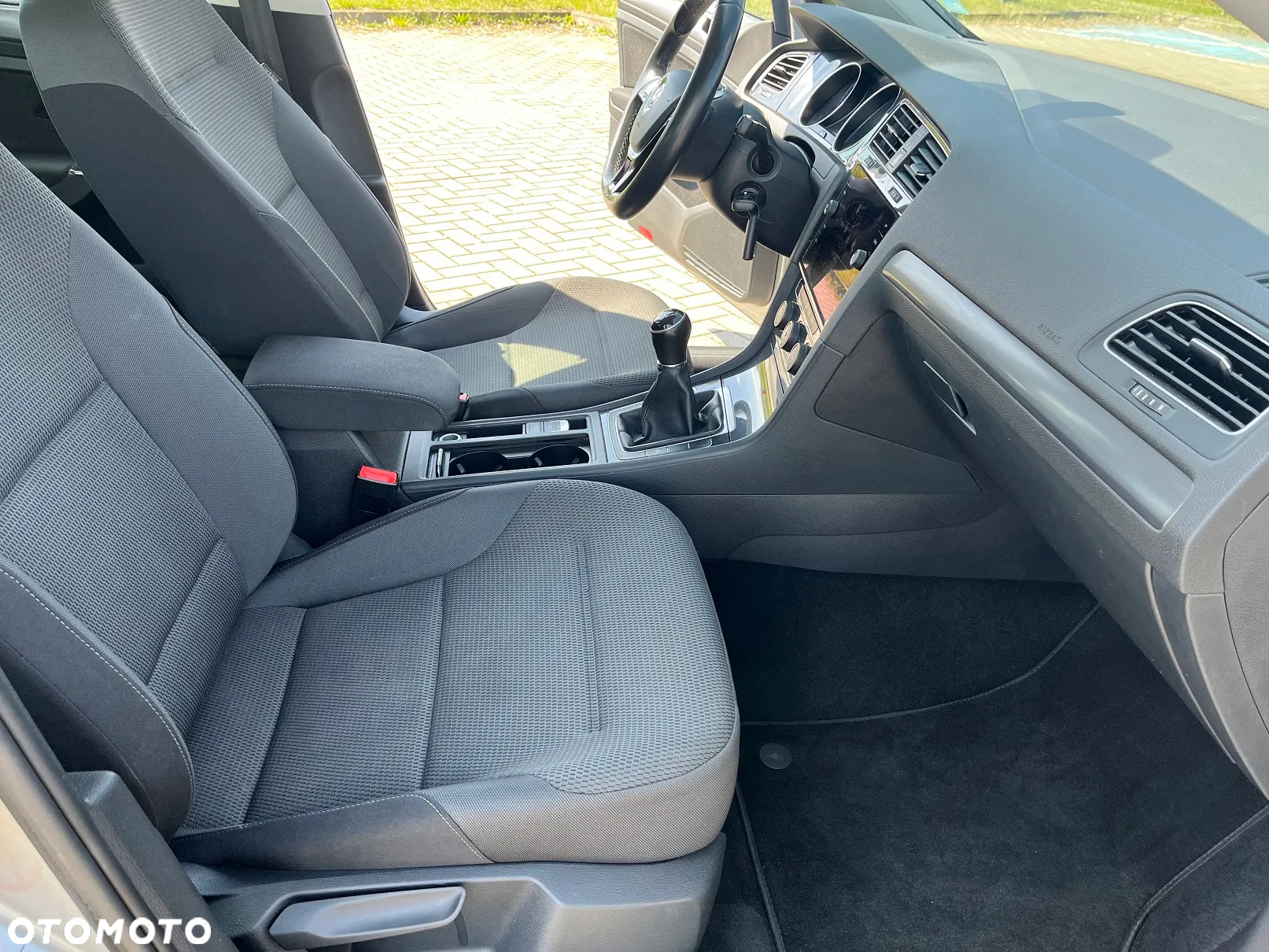 Volkswagen Golf VII 1.6 TDI BMT Comfortline - 23