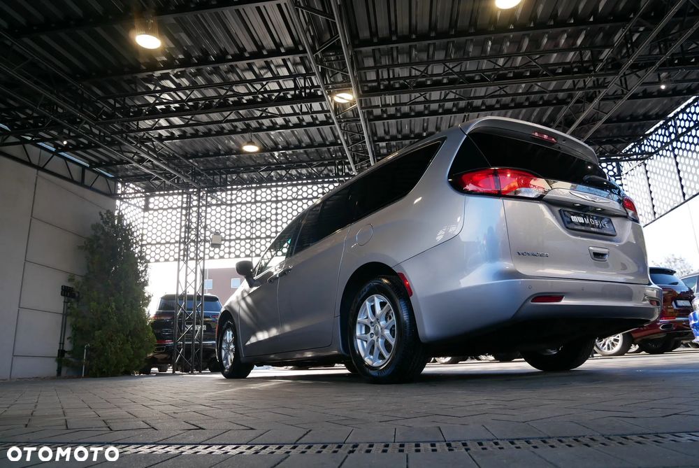 Chrysler Pacifica - 39