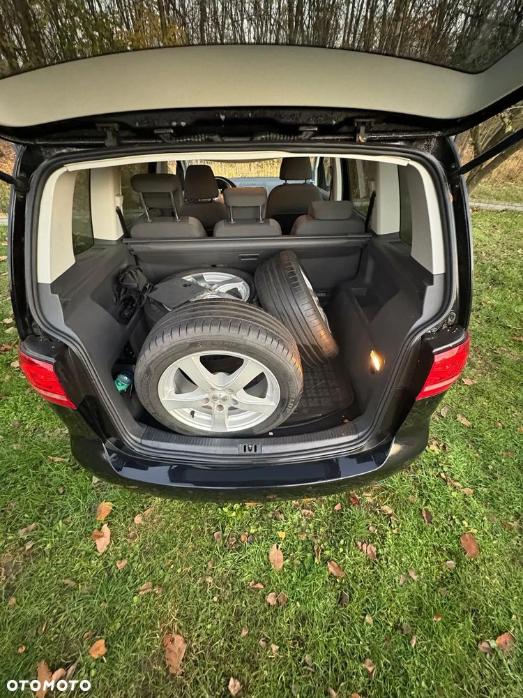 Volkswagen Touran 1.6 TDI DPF BlueMotion Technology Trendline - 20