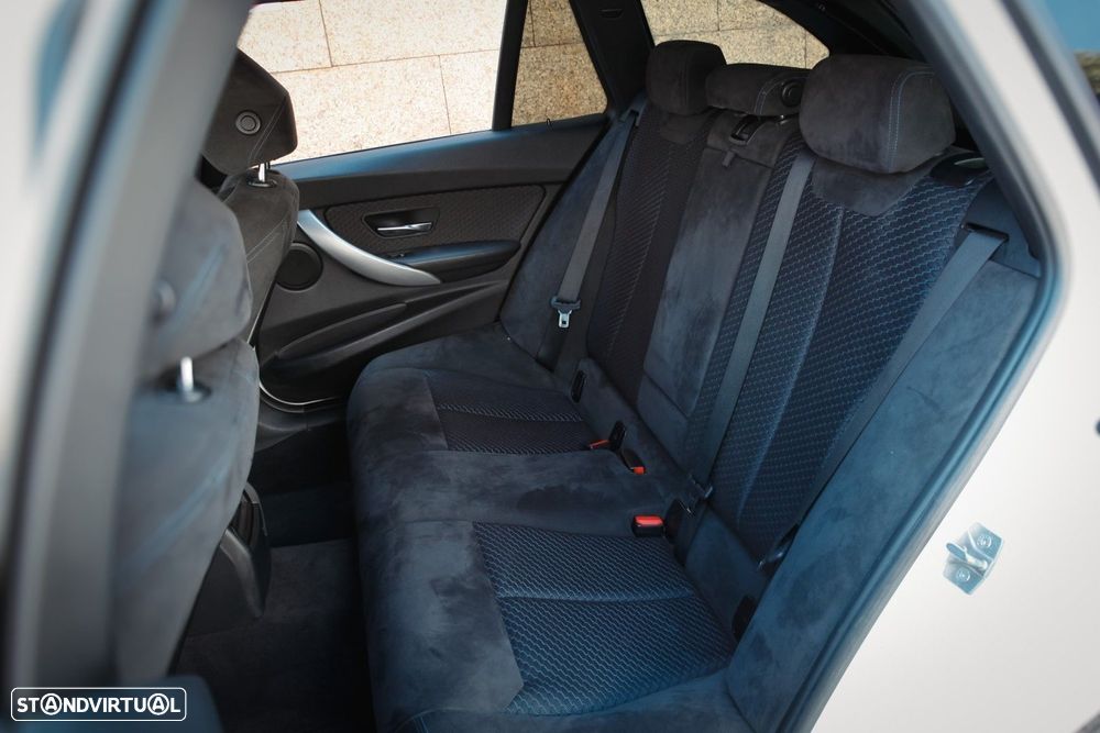 BMW 318 d Auto Pack M - 13