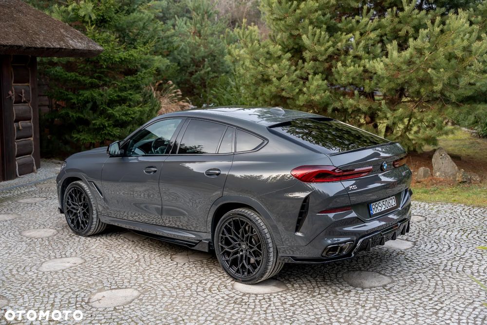 BMW X6 M50i - 16