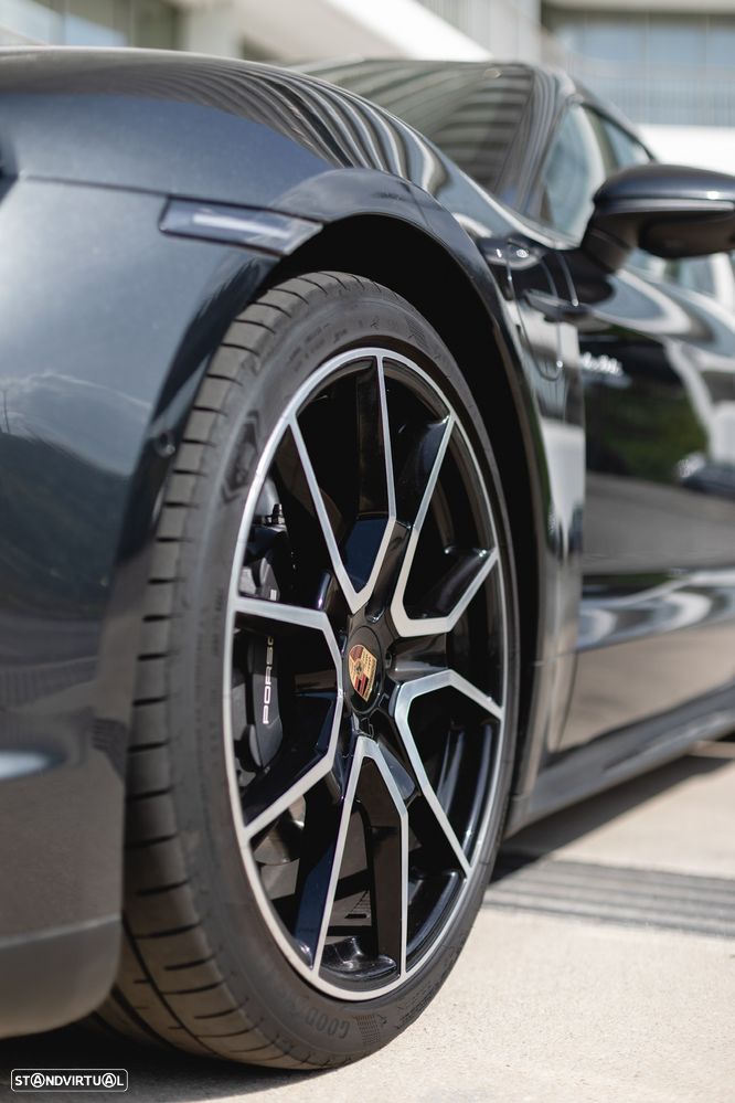 Porsche Taycan Sport Turismo - 3