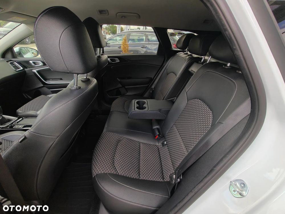 Kia Ceed 1.5 T-GDI L Business Line - 14