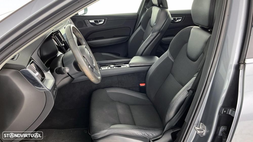 Volvo XC 60 2.0 T8 PHEV Momentum Plus AWD - 20