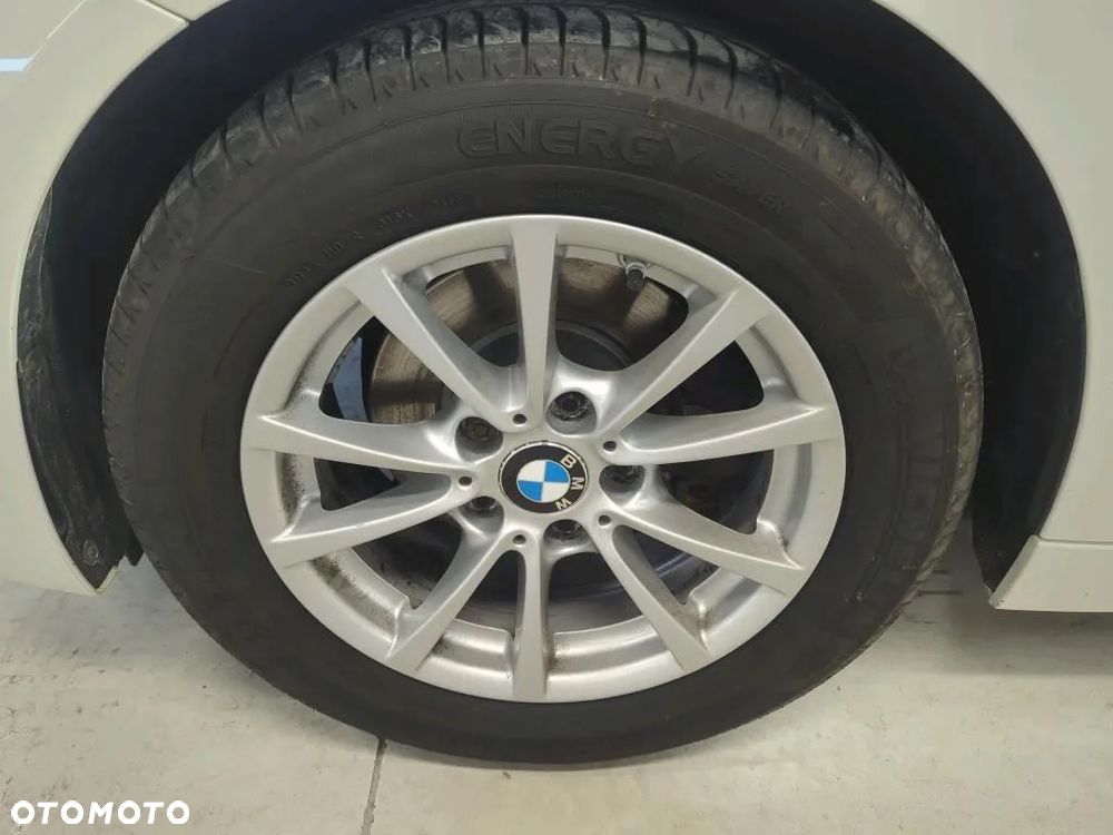 BMW Seria 3 318i - 11